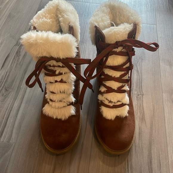 Target faux fur boots size 7 - Picture 5 of 15